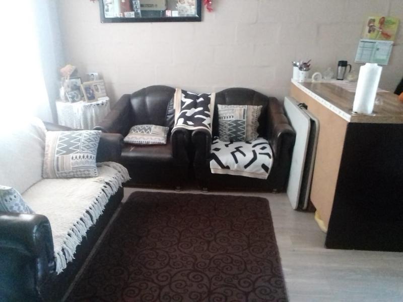 2 Bedroom Property for Sale in Pelikan Park Western Cape